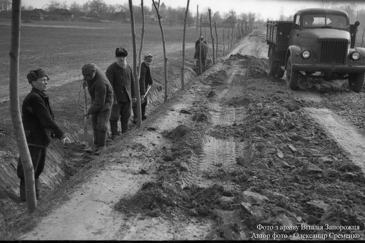 ХОЛМИ ІСТОРИЧНІ. Дорога з Холмів на Корюківку &ndash; дорога &ldquo;Пісня&rdquo;