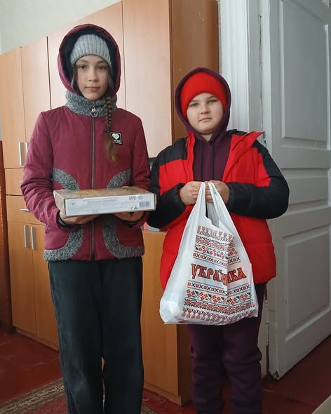 У Козилівці школярі та батьки зібрали допомогу для військових
