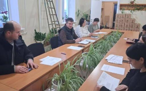 Виконком Холминської селищної ради вніс зміни до бюджету та підтримав виплату компенсації на житло