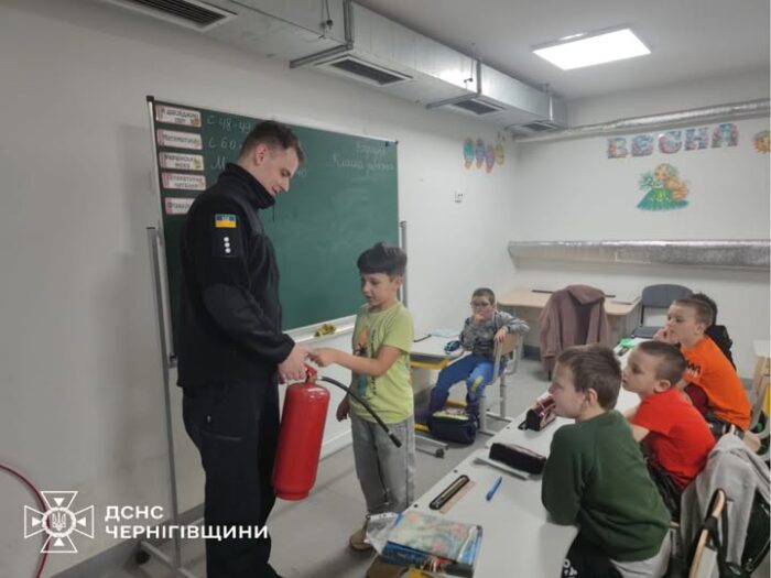 Рятувальники проводять уроки безпеки у школах Корюківського району