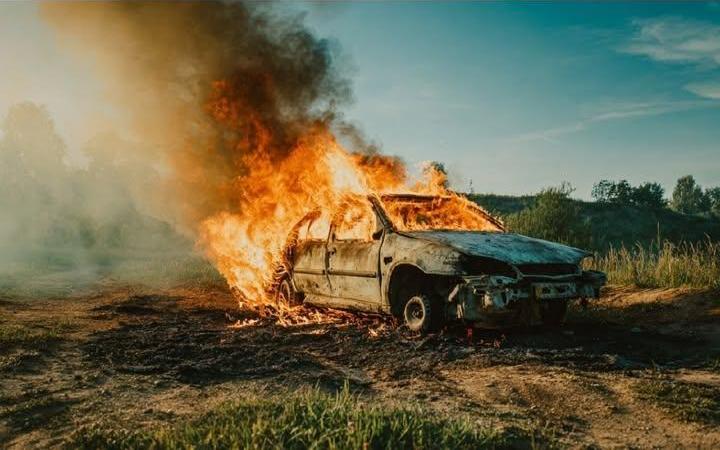 Автомобіль ВАЗ 2103 загорівся у Холмах